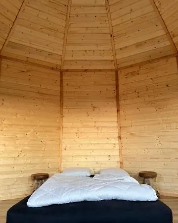 Camping A La Ferme - Hebergements Insolites Cerisy-la-Foret Exterior foto